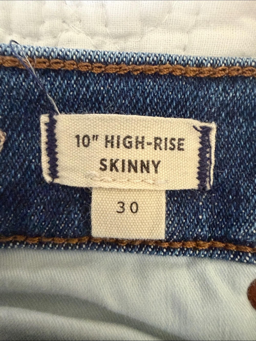 Madewell- 10 Inch High Rise Skinny Jeans- Size 30 - Picture 4 of 6